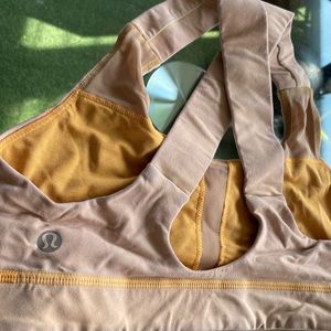 Lululemon sports bra